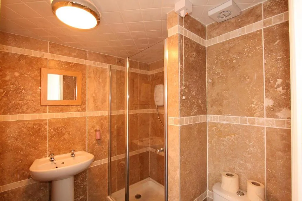 Aparthotel Central Studios Gloucester Road By Roomsbooked - Free Parking Cheltenham