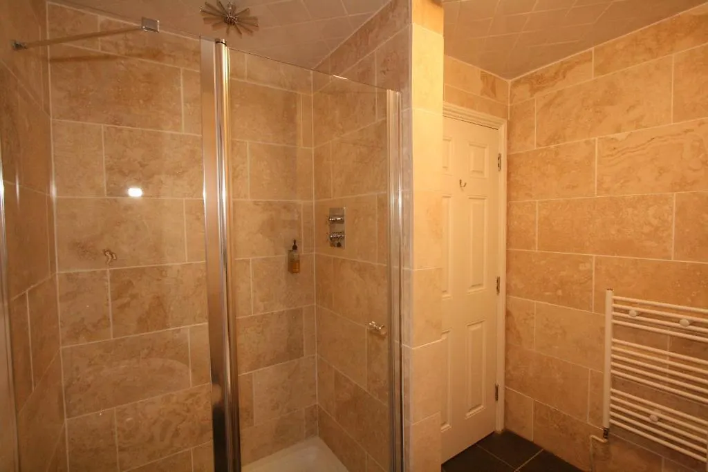 Central Studios Gloucester Road By Roomsbooked - Free Parking Cheltenham