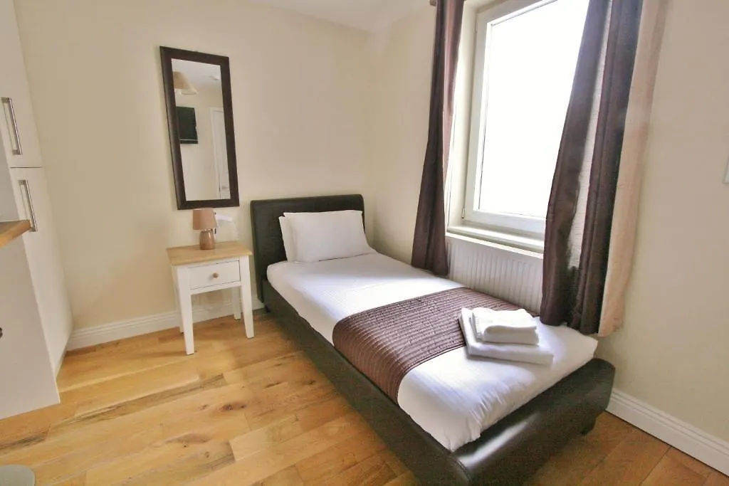Aparthotel Central Studios Gloucester Road By Roomsbooked - Free Parking Cheltenham