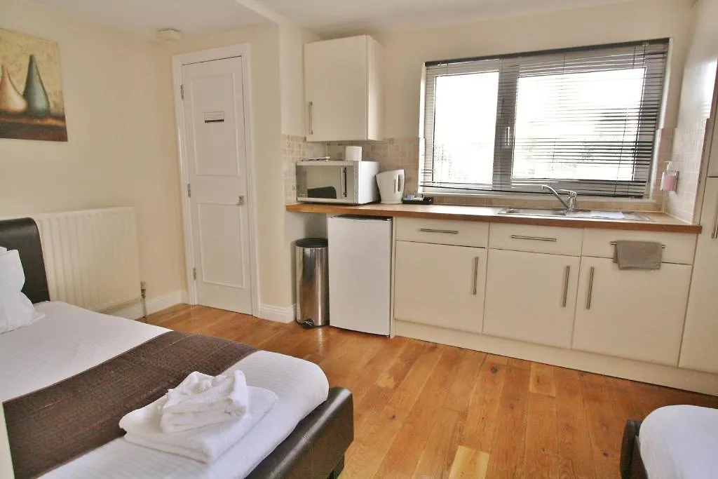 Central Studios Gloucester Road By Roomsbooked - Free Parking Cheltenham 3*,  United Kingdom