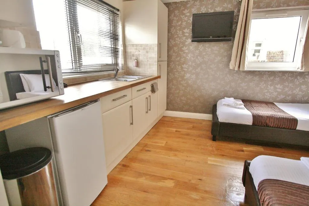 Central Studios Gloucester Road By Roomsbooked - Free Parking Cheltenham