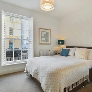 3, Gainsborough House Apartment